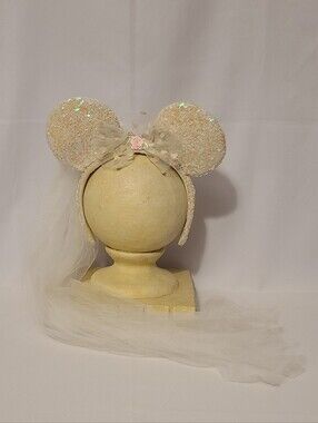 Disney Mickey Ears Sparkly White With Veil